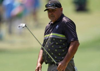cabrera-makes-it-2-senior-majors-in-a-week,-rallying-past-harrington-at-the-senior-pga