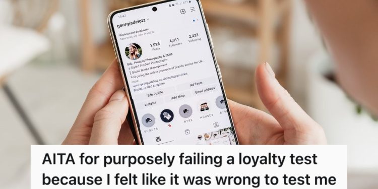 his-girlfriend-tested-his-loyalty-by-sending-him-a-fake-friend-request-on-social-media-…