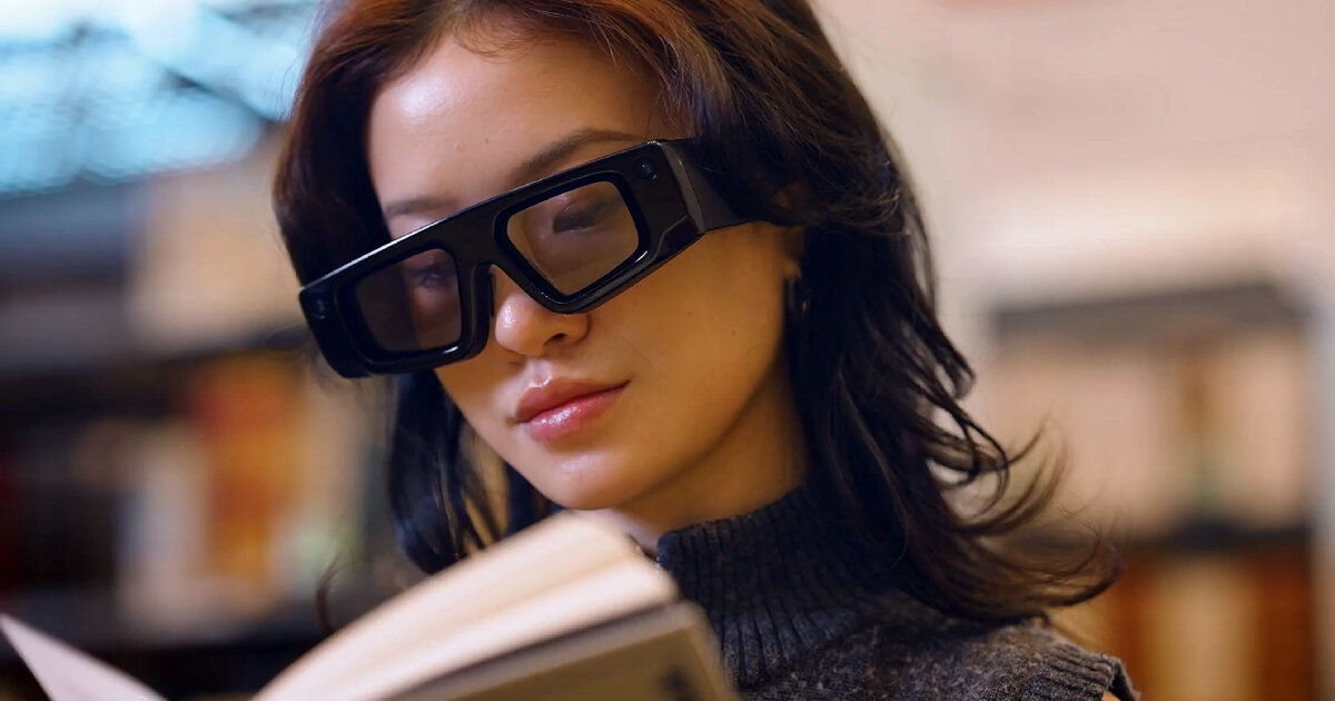 snapchat’s-ar-glasses-have-lenses-that-create-visuals-and-sounds-of-the-book-you’re-reading