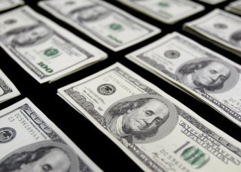 authorities-discover-$100k-in-counterfeit-cash-after-facebook-marketplace-deal