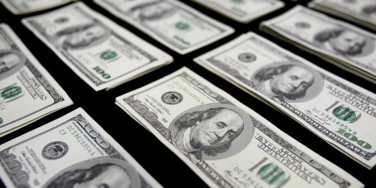 authorities-discover-$100k-in-counterfeit-cash-after-facebook-marketplace-deal