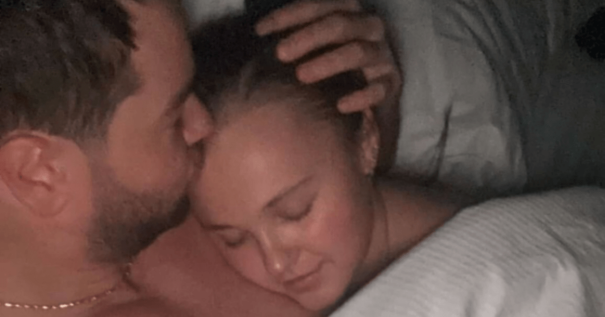 chris-hughes-causes-a-stir-with-topless-photo-in-bed-with-jojo-siwa-|-metro-news