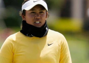 amari-avery-has-to-borrow-a-friend’s-clubs-and-still-manages-to-make-cut-in-the-us.-…