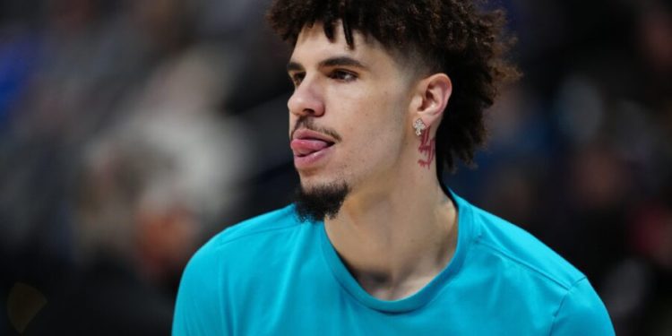 lamelo-ball’s-new-look-gets-brutally-criticized-by-twitch-streamer-–-hardwood-heroics