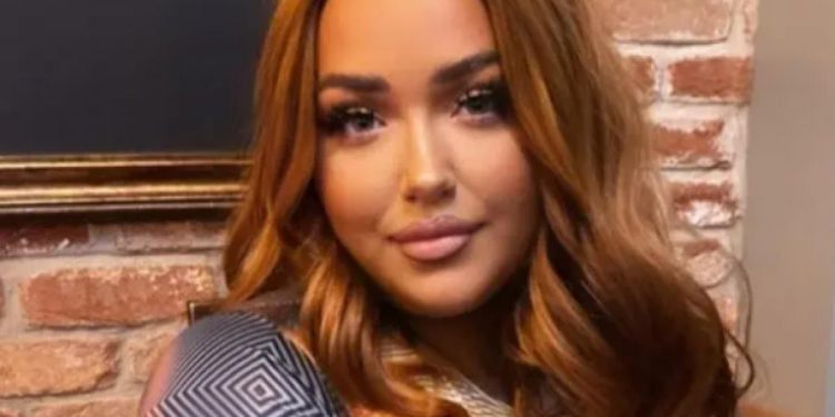 swindon-model-behind-snapchat-nude-blackmail-back-in-court