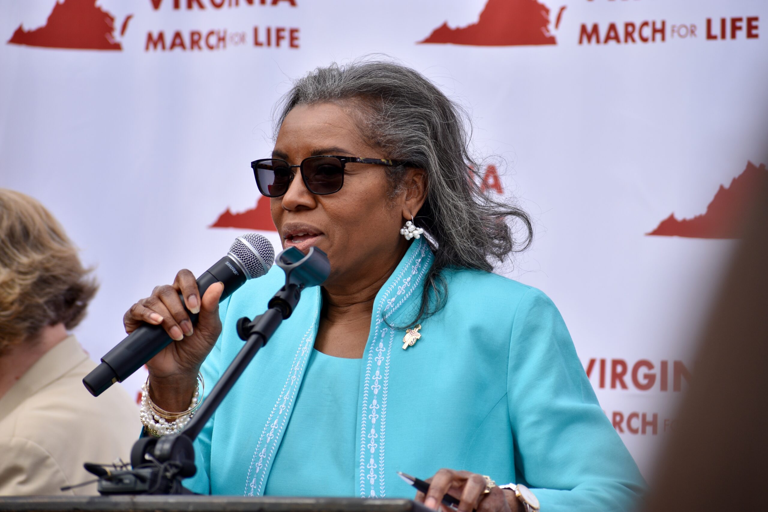 earle-sears-dodges-question-on-campaigning-with-the-ticket-–-virginia-scope