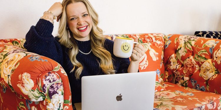 mom’s-facebook-side-hustle-grew-from-$1k-to-$275k-a-month-|-entrepreneur