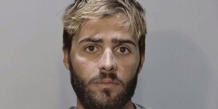 sailor-charged-after-‘revenge’-killing-of-shark-posted-in-gory-snapchat-video-–-daily-star