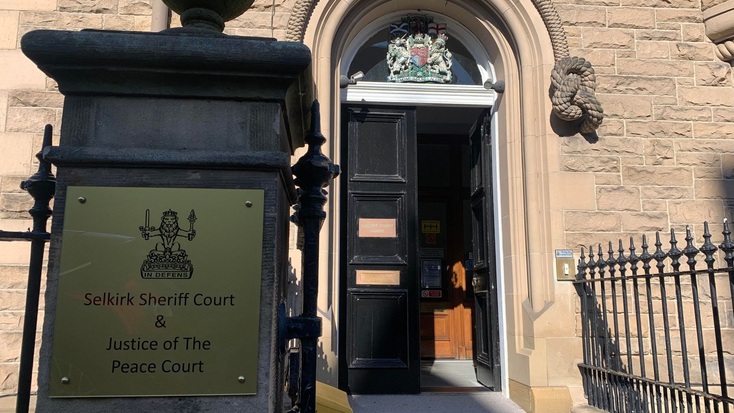 galashiels-man-jailed-after-communicating-indecently-with-undercover-police-officer-posing-…-–-rayo