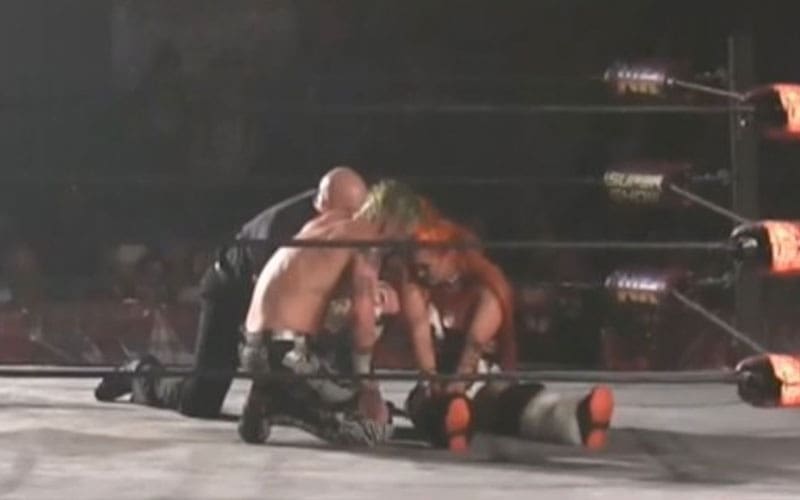 priscilla-kelly-match-stopped-mid-bout-after-scary-leg-injury-concern-–-ringside-news