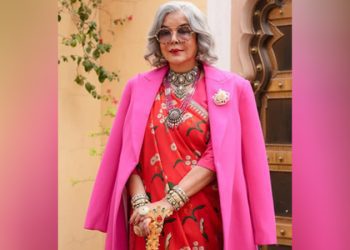 ‘overwhelmed-with-emotions’:-zeenat-aman-as-she-boards-air-india-flight-days-after-crash