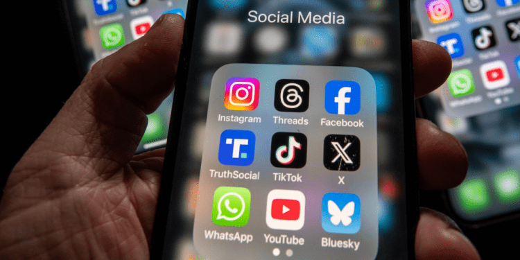 social-media-surpasses-tv,-online-articles-as-americans’-top-news-source-for-the-first-…-–-yahoo