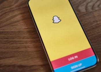 snapchat-struggles-to-attract-indian-advertisers?-|-prasar-bharati-and-shucae-films-ott-join-forces