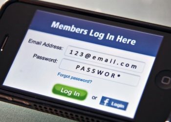 ‘passwords-data-breach’-trend-explained-amid-apple,-google-&-facebook-leak-–-yahoo