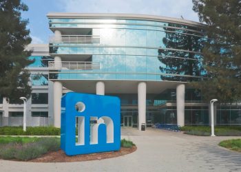 linkedin-ceo-says-ai-writing-is-not-as-popular-as-he-expected-it-to-be