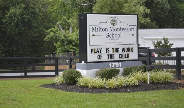 facebook-post-leads-to-police-report-after-this-word-was-removed-from-private-school’s-sign