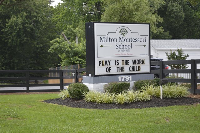 facebook-post-leads-to-police-report-after-this-word-was-removed-from-private-school’s-sign