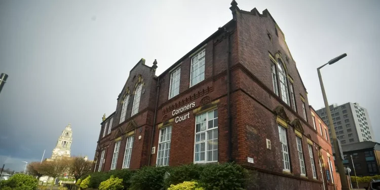 police-probe-snapchat-messages-after-tragic-death-of-girl,-12-–-manchester-evening-news