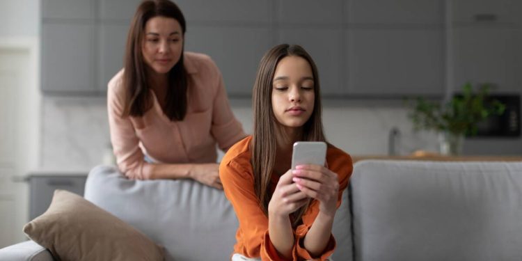 parents-aren’t-monitoring-kids-online,-despite-most-knowing-tools-available-–-the-canberra-times