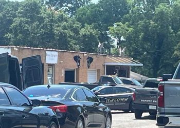 man-fleeing-deputies-runs-into-hells-angels-clubhouse-in-south-carolina,-deputies-say