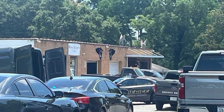 man-fleeing-deputies-runs-into-hells-angels-clubhouse-in-south-carolina,-deputies-say