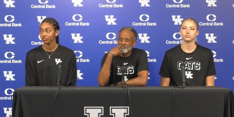 wbb:-coach-brooks,-key,-and-strack-–-vimeo