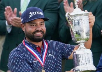 jj-spaun’s-path-to-us.-open-title-helped-by-a-shot-onto-an-umbrella