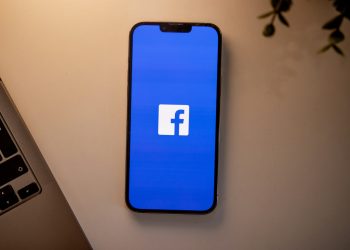 facebook-bug-causes-mass-bans-affecting-users-and-groups-alike-|-ibtimes-uk