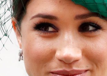 buckingham-palace-issues-rare-instagram-response-after-2-famous-guests-film-rule-…