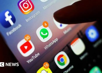 humberside-police-issue-warning-over-pupils’-whatsapp-groups-–-bbc-news