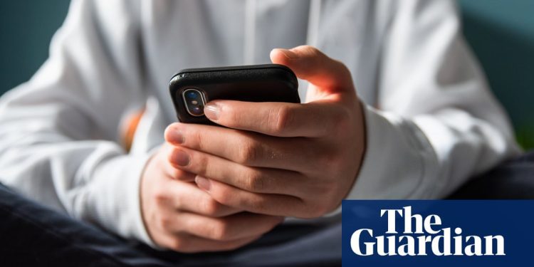 teenagers-as-young-as-13-could-view-misogynistic-andrew-tate-videos-on-youtube,-report-finds