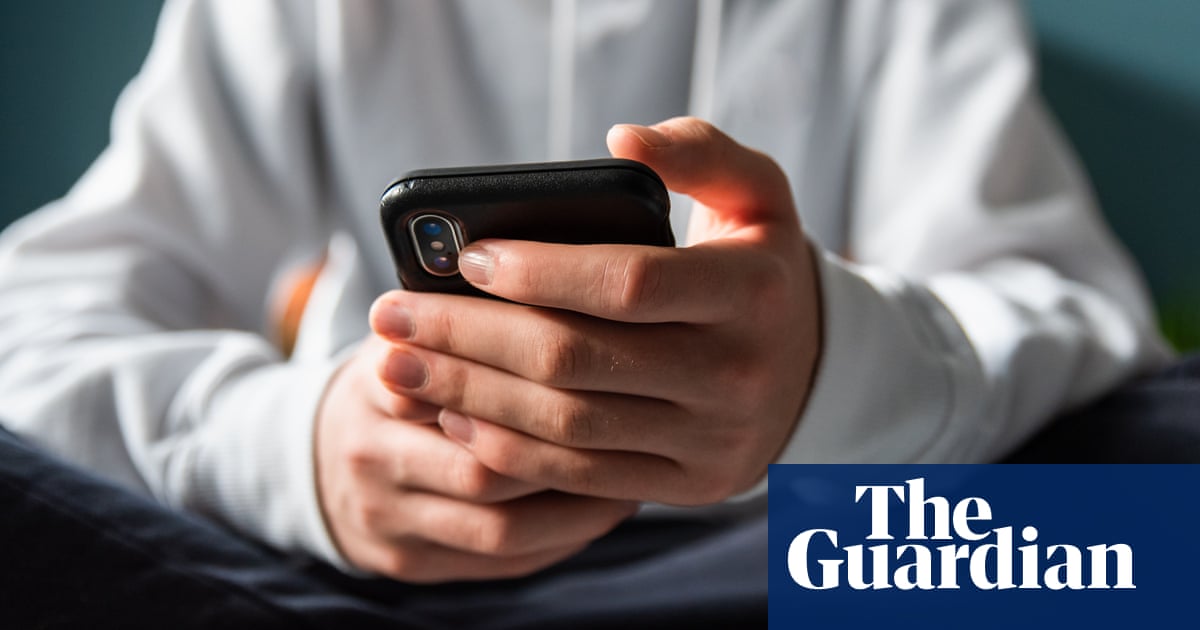teenagers-as-young-as-13-could-view-misogynistic-andrew-tate-videos-on-youtube,-report-finds