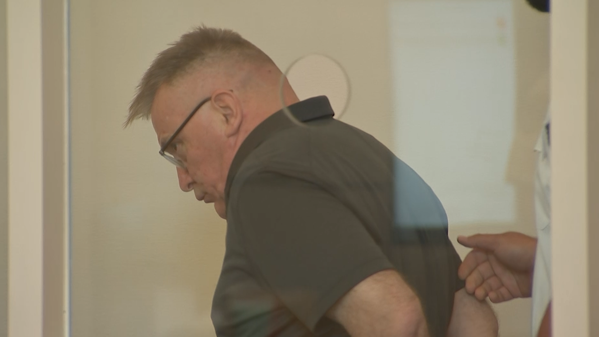 former-boston-police-sergeant-arrested,-accused-of-raping-teen-he-met-on-dating-app