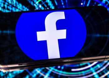 turn-off-this-facebook-setting-now-to-avoid-sharing-your-entire-camera-roll-with-meta-ai