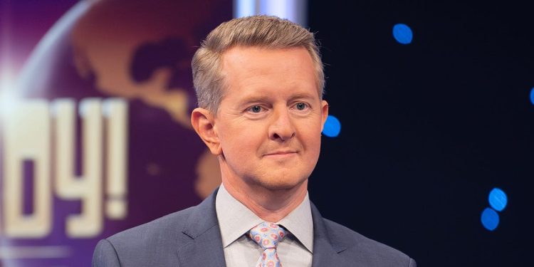 see-why-‘jeopardy!’-host-ken-jennings-called-out-matt-damon-–-good-housekeeping