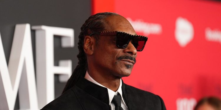 snoop-dogg-settlement,-diddy-trial,-jay-z-extortion-ruling-&-more-top-music-law-news