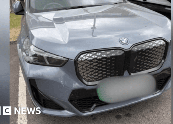 andover-father-praised-for-post-offering-to-fix-car-scratch-–-bbc