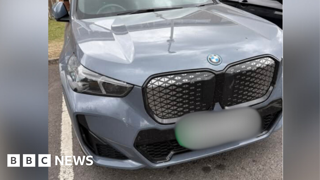 andover-father-praised-for-post-offering-to-fix-car-scratch-–-bbc