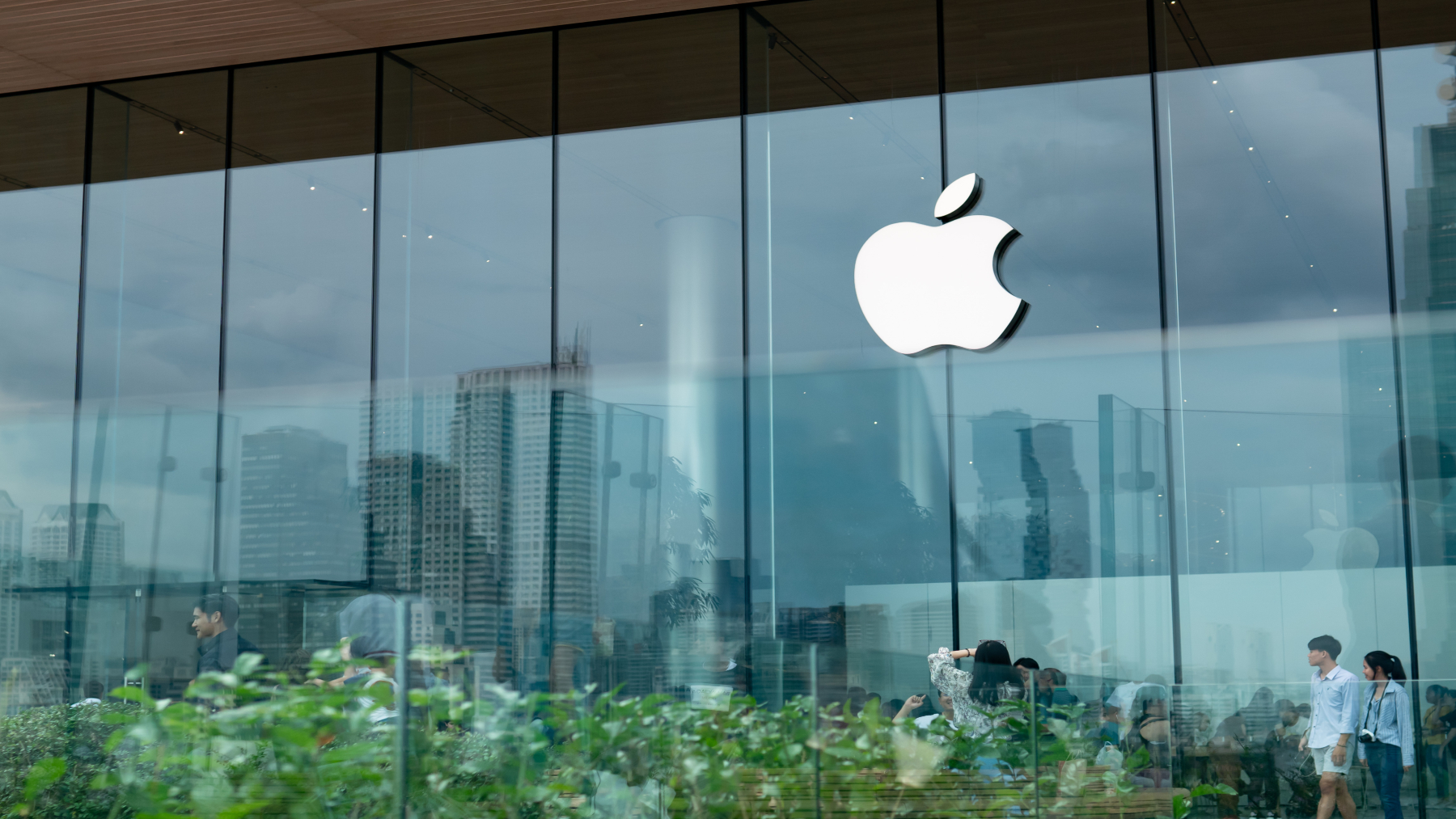 confirmed-–-apple-accuses-ex-engineer-of-stealing-vision-pro-secrets-and-handing-them-…