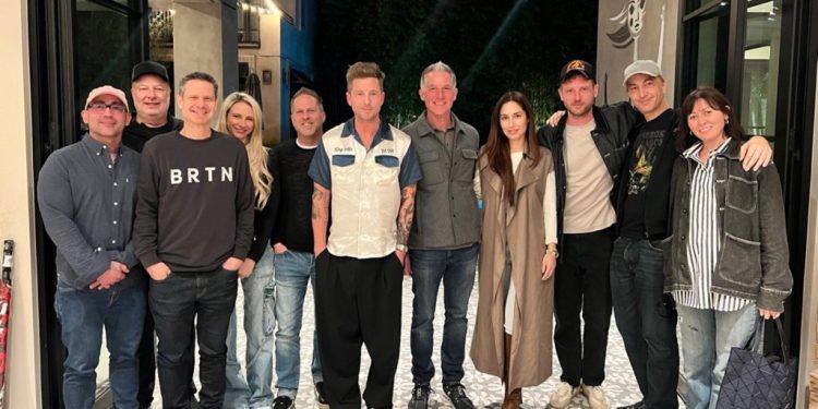 onerepublic-signs-first-new-record-deal-in-nearly-two-decades-–-billboard