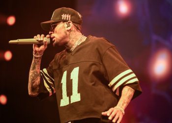 chris-brown-denies-further-charges-in-london-bottle-attack-case-–-billboard