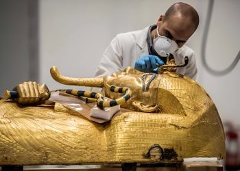 belgium-returns-3000-year-old-wooden-sarcophagus-to-egypt-after-a-decade