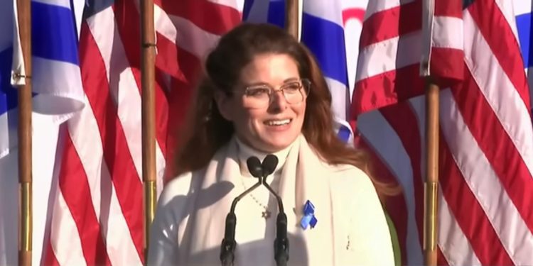 my-inconvenient-jewish-fear-|-debra-messing-–-the-blogs-–-the-times-of-israel