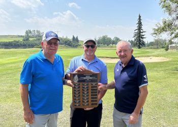 perry-folk-award-presented-to-two-‘good-guys’:-winston-bailey,-lyman-sergeant-–-discover-weyburn