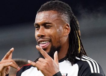 alex-iwobi-halts-snapchat-posts-after-club-ban-–-royal-news