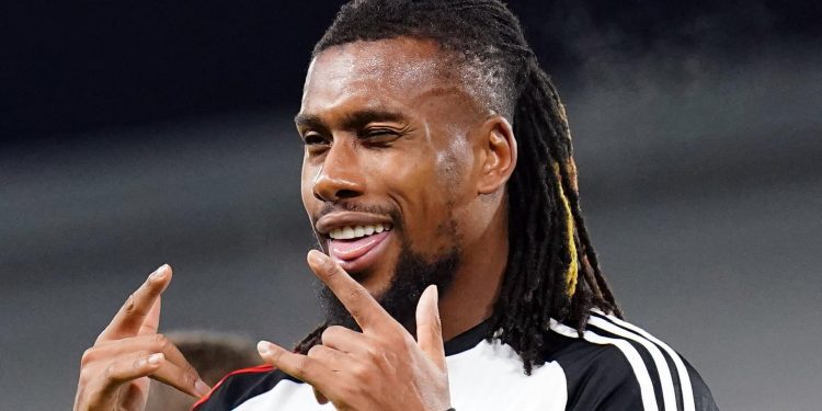 alex-iwobi-halts-snapchat-posts-after-club-ban-–-royal-news