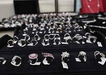 dubai-police-recover-dh1.1-million-jewellery-bag-with-help-of-bangladesh-–-khaleej-times
