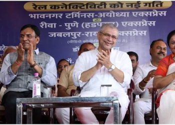 indian-railways-introduces-three-new-express-trains:-bhavnagar-terminus