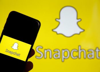 snap-shares-sink-as-ad-platform-snafu-slows-q2-revenue-growth;-daily-users-at-469-million
