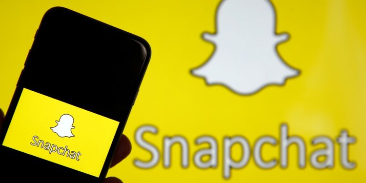 snap-shares-sink-as-ad-platform-snafu-slows-q2-revenue-growth;-daily-users-at-469-million